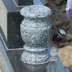 Nadgrobni spomenici kuyman kamenorezac krusevac