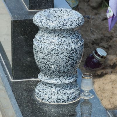 Nadgrobni spomenici kuyman kamenorezac krusevac