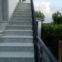 Spoljne stepenice od granita i mermera